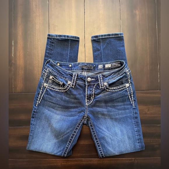Miss Me Loose Saddle Stitch Border Skinny Jeans. Sizes: 27 & 28 - Picture 5 of 14